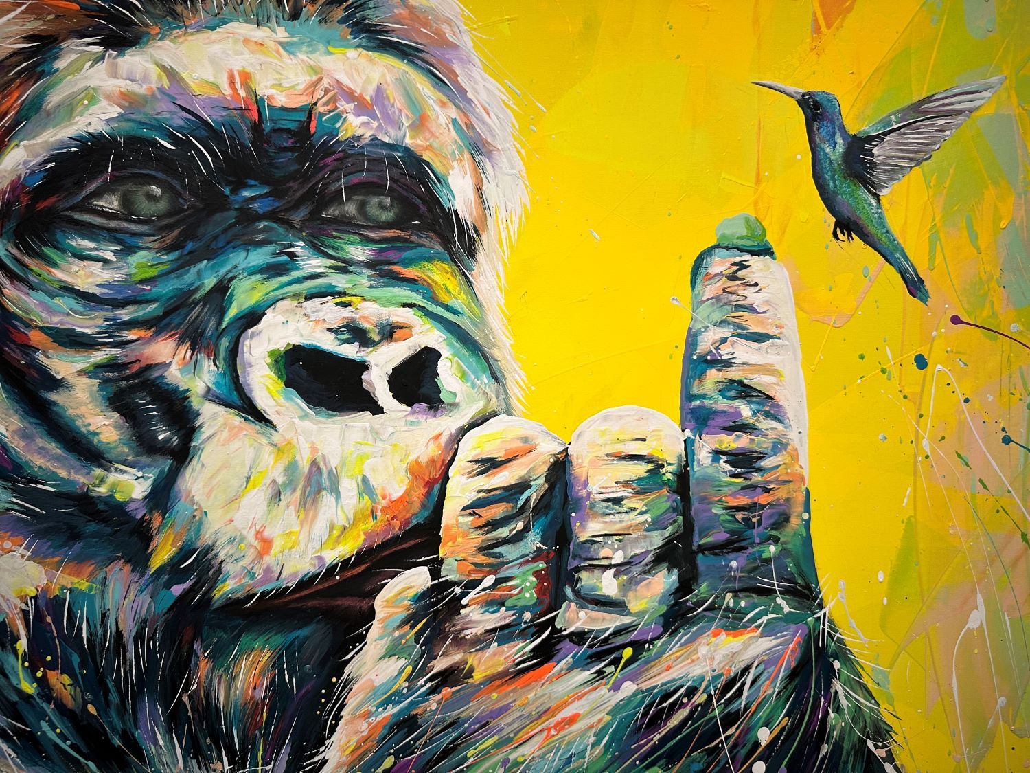 Gorilla and colibrì